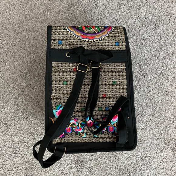 Embroidered back pack - Picture 8 of 9